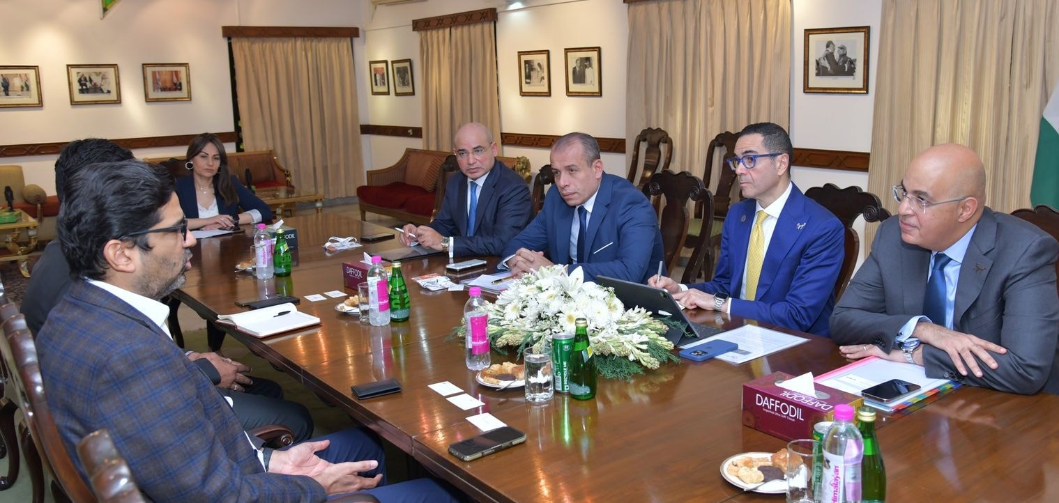 وزير الاستثمار يلتقي مسؤولي ReNew Power لبحث التعاون بمجالات الطاقة المتجددة
